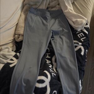 ALO Yoga Light Gray Leggings